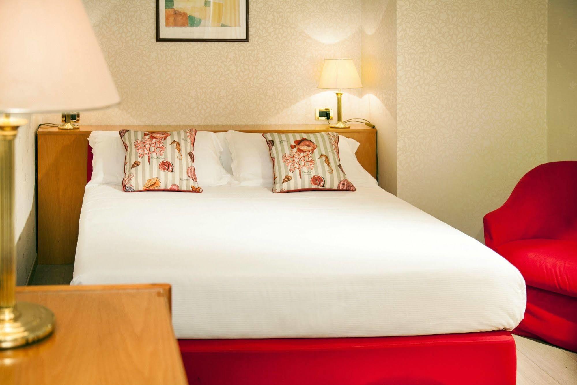 Hotel Kursaal リミニ エクステリア 写真