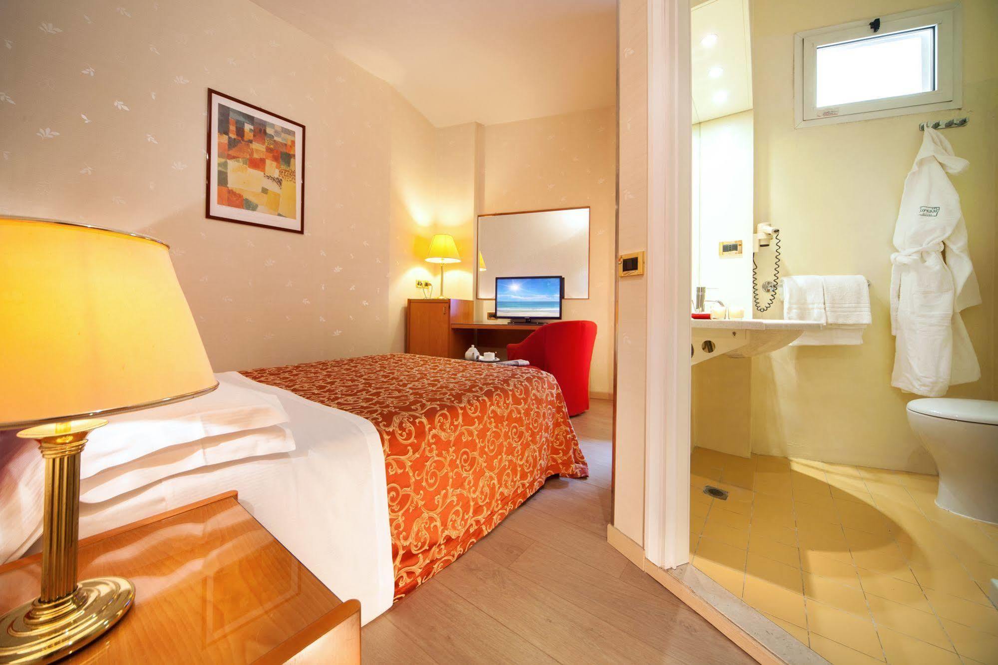 Hotel Kursaal リミニ エクステリア 写真